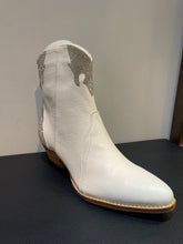 Load image into Gallery viewer, Harper White Rhinestone Western Boots
