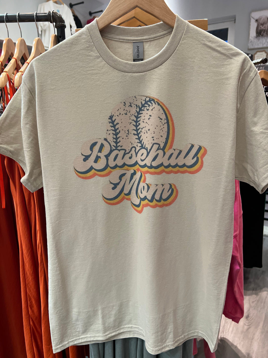 Retro Baseball Mom Graphic T-Shirt